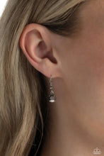 Load image into Gallery viewer, Edgy Exaggeration - Green