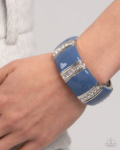 Load image into Gallery viewer, Fashionable Fringe / Colored Cameo - Blue
