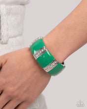 Load image into Gallery viewer, Fashionable Fringe / Colored Cameo - Green Set
