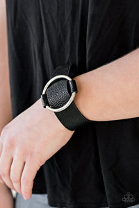 Simply Stylish - Black