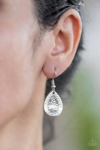 Load image into Gallery viewer, Storm Goddess - Multi
