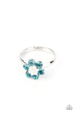 Load image into Gallery viewer, Starlet Shimmer Rhinestone Flower w/ Pearl Ring
